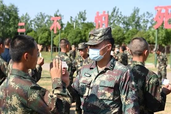 直击火箭军某部新兵考核现场