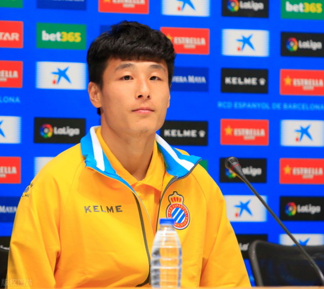 国足动态:郭田雨留洋失败,武磊连轴转身心俱疲,张琳芃不舍广州队