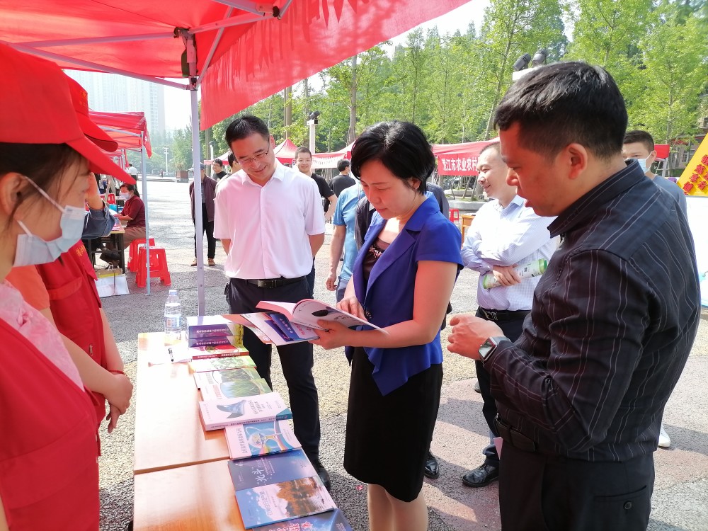 2022年潜江市科技活动周在南门河游园启动,市委常委,宣传部长王玉梅