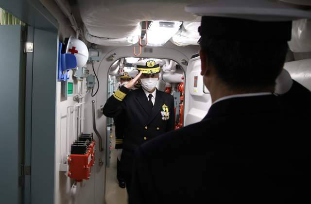 天花板咋这么矮日本最上级别护卫舰内部曝光挺适合他们身材的