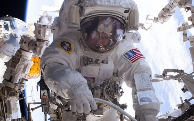 美国宇航服漏水nasa取消太空行走