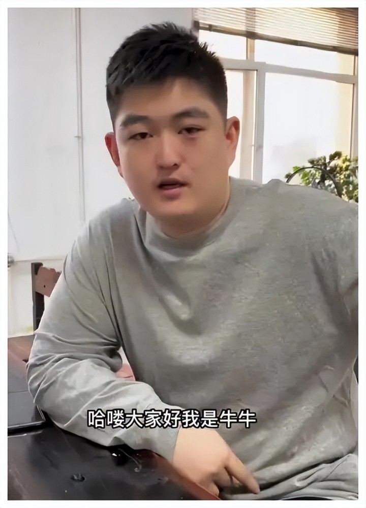 据网友发布的爆料来看,画面中的赵本山儿子大牛,出现在新剧刘老根剧组