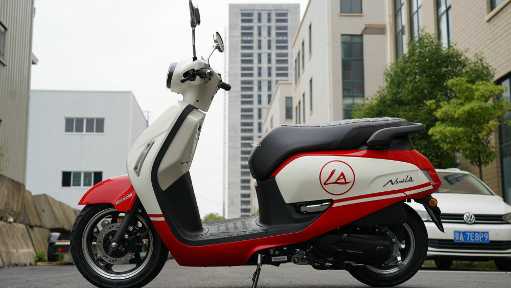 长得好看不愁卖,新大洲本田ns125la到店实拍!_腾讯新闻