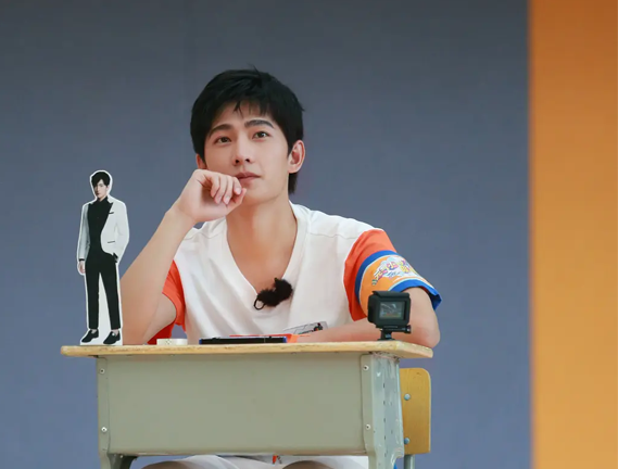 杨洋参加综艺《元气满满的哥哥》