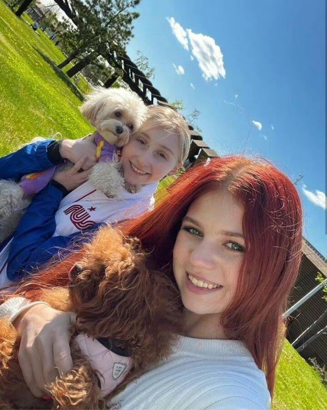 特鲁索娃目前正在享受自己的假期fearsome_cat:我在观看(2022年花滑)