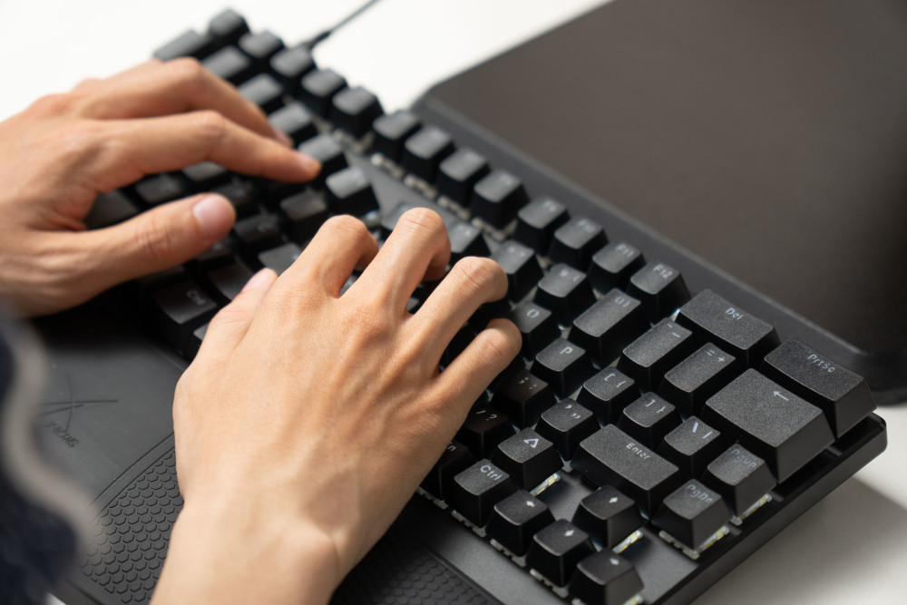 缓解双手压力,人体工程学机械键盘上手