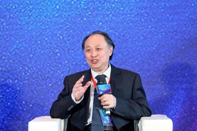 中国科学院院士江风益,南昌虚拟现实研究院总经理周建国,舜宇光学执行