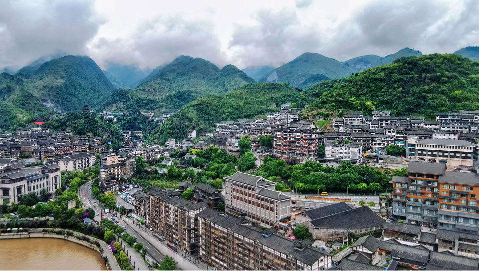 赤水河中游的仁怀,是一座酒文化与红色文化并存的城市