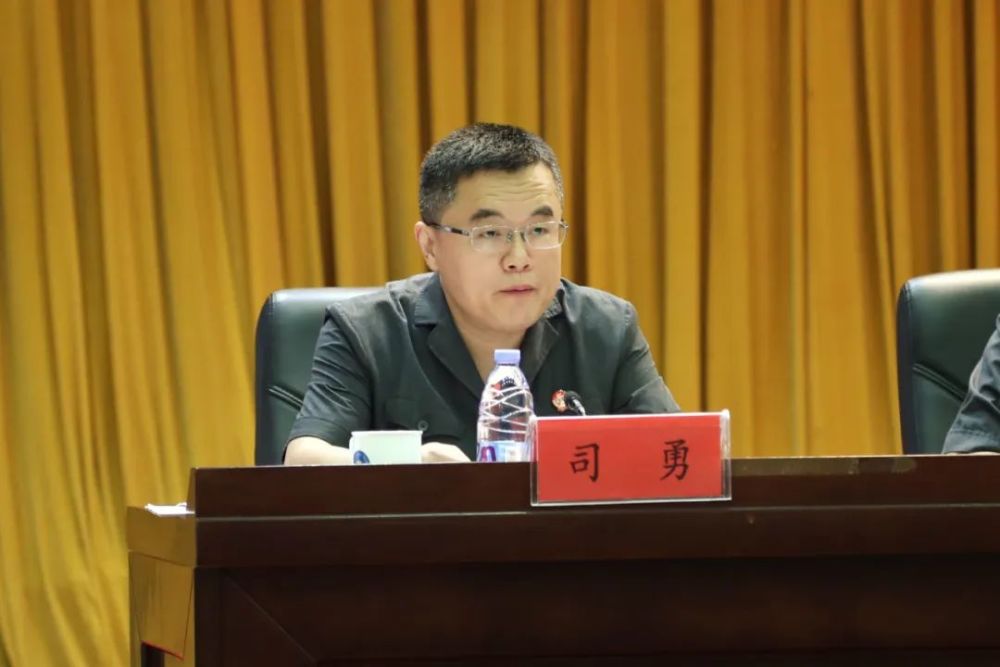 高院党组成员,政治部主任司勇自治区高院厅级以上领导干部,中层正职