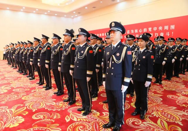 喜迎二十大忠诚保平安吐鲁番市举行警礼服列装仪式