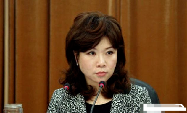 女贪官私生活实录狱中服刑3年被妹妹捞出再收监追加10年