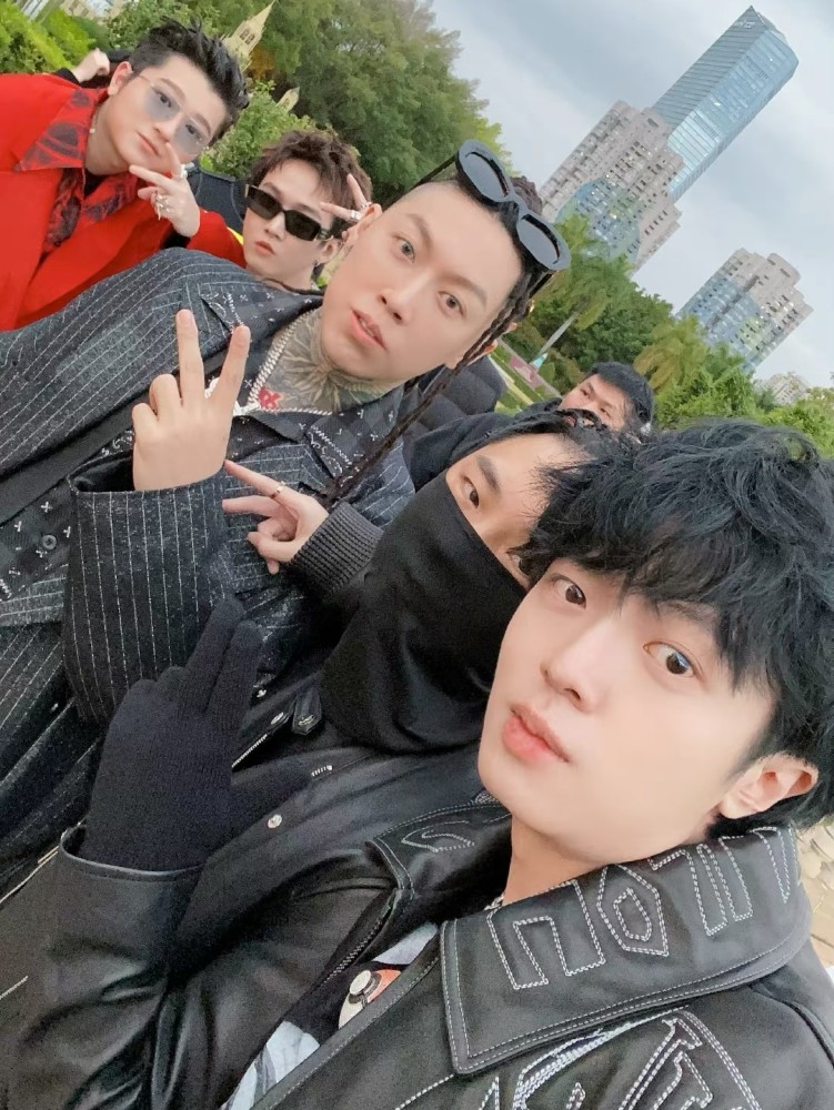 说唱歌手姜云升深夜登热搜新歌被曝疑似抄袭本尊发律师函辟谣