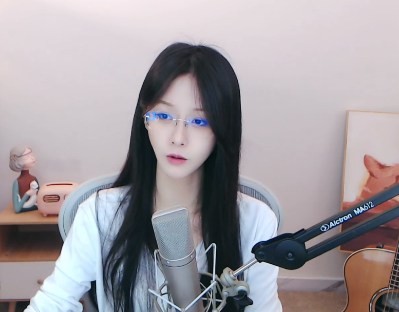 满分主播阿冷终于"违规"了,因播放无版权歌曲,被超管黑屏整改插图3