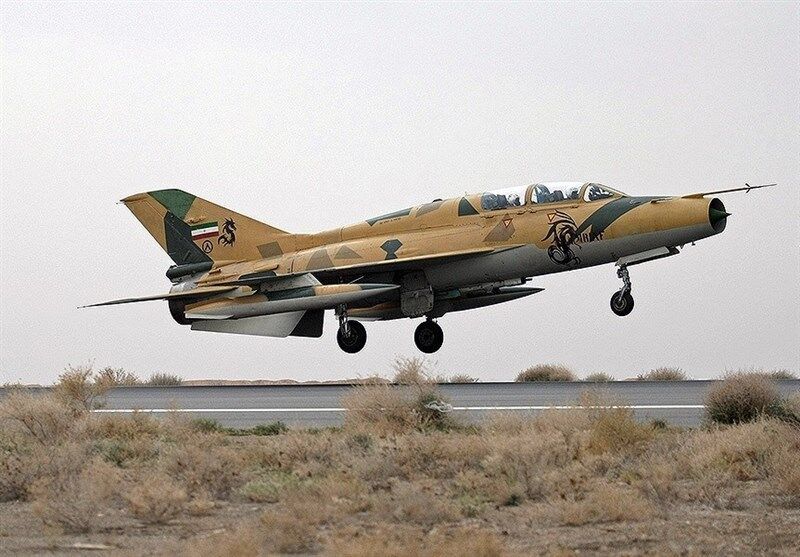 外媒：伊朗一架F-7战机坠毁2名飞行员遇难大白学空手道