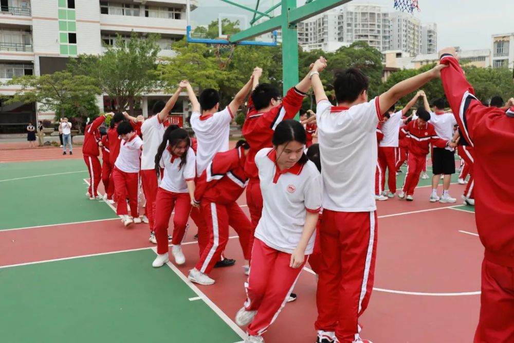 快乐心情轻松备考2022年中高考减压阳光行动走进惠安一中惠安三中