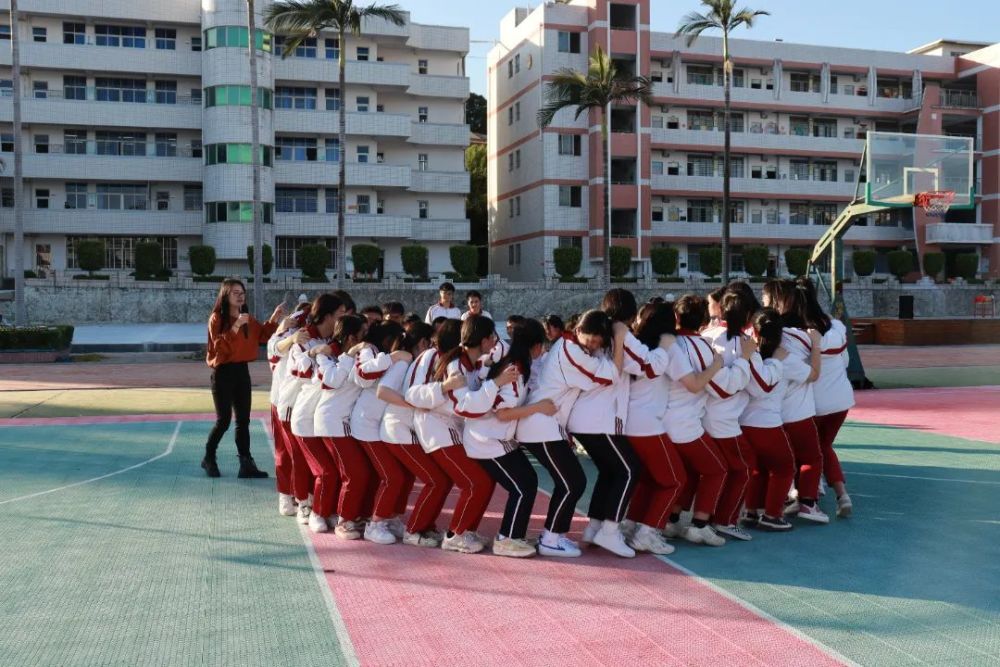 快乐心情轻松备考2022年中高考减压阳光行动走进惠安一中惠安三中