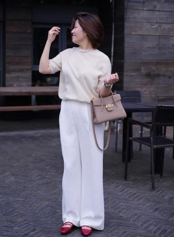 50岁微胖女人,夏季如何穿出时髦高级感?_腾讯新闻