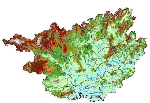 方便各地机关,群体和群众到首府办事,且南宁盆地地形平坦,西江上游