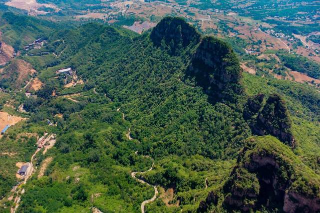 石家庄平山有一处红崖谷,风景秀丽,环境好,深受户外爱好者喜爱