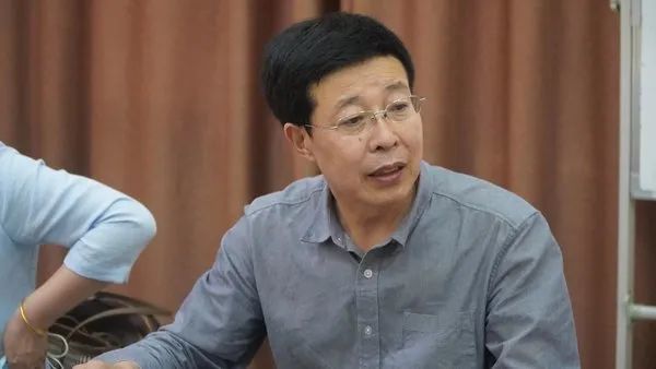 济南市政协一级巡视员李慎生一行到蟠龙梆子开展学习贯彻市党代会精神