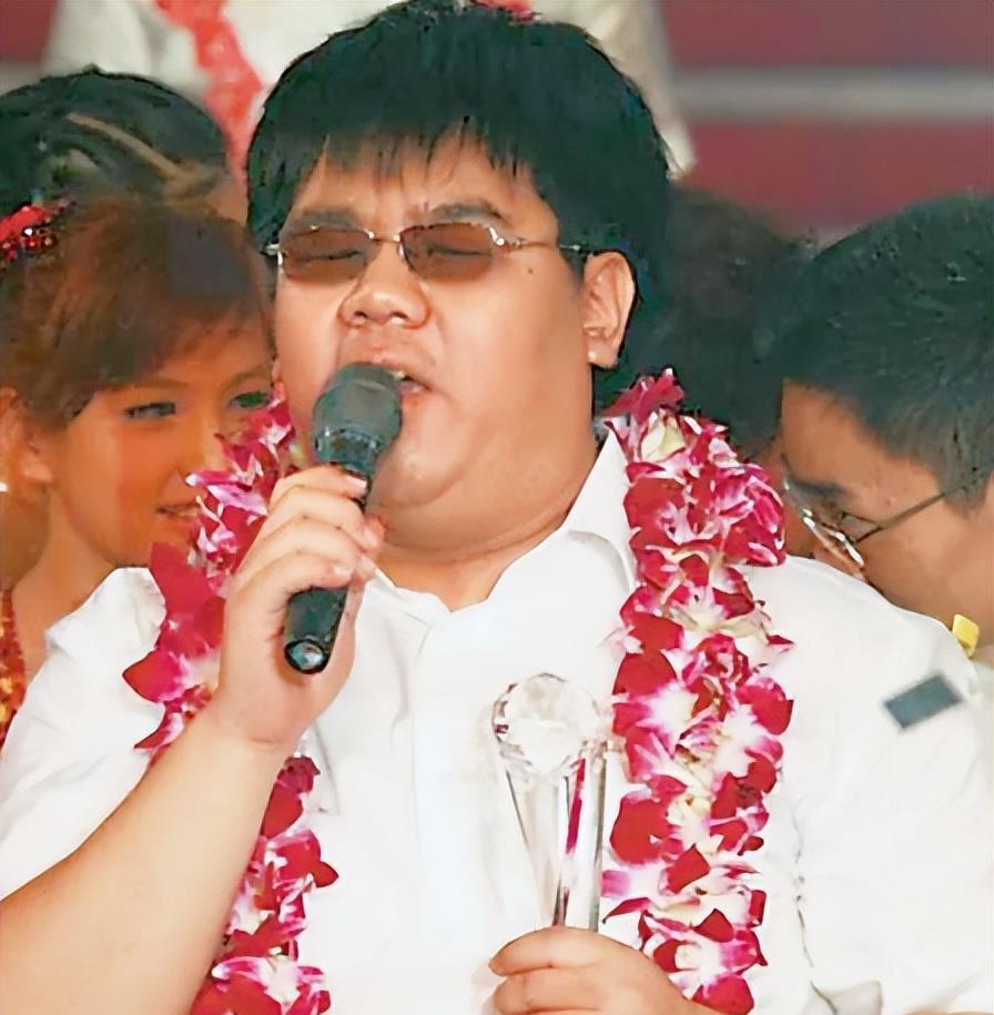 盲人歌手杨光为何不红了?看他做过的那些事,就不奇怪了_腾讯新闻