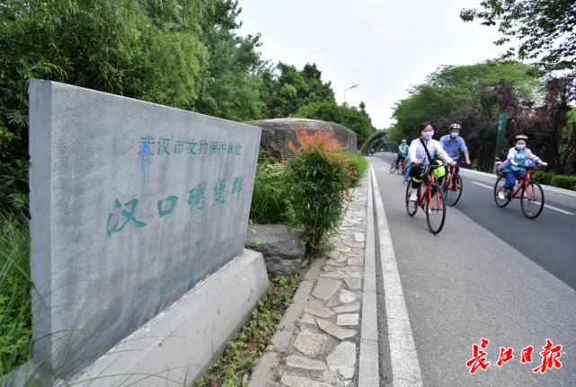 张公堤绿道平坦宽阔,骑行时非常节省体力.
