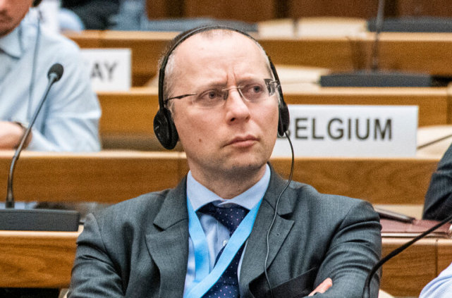 鲍里斯·邦达列夫已经在俄罗斯外交部平淡无奇地工作了20年,大多数