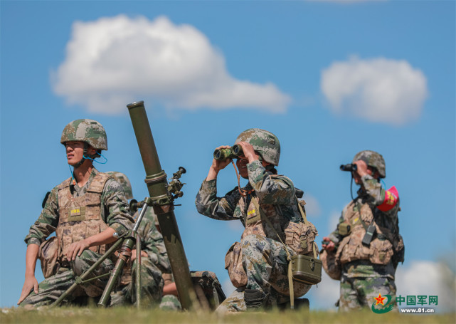 直击演训场,新疆军区某边防团组织迫击炮实弹射击考核