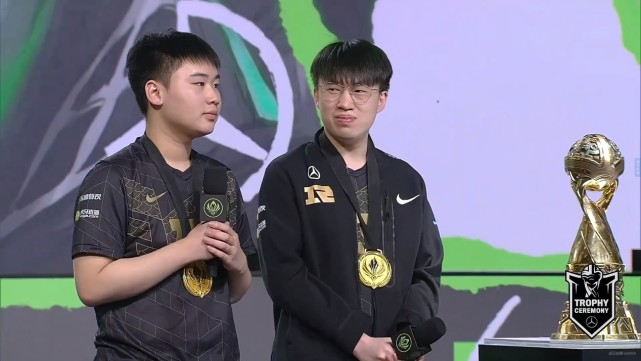 MSI四强夺冠赔率公开！RNG逆转T1排名第一，Uzi：RNG卫冕成功_腾讯新闻