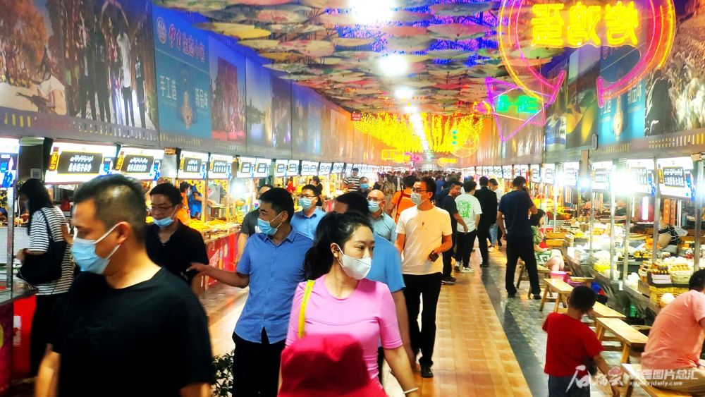 逛和田夜市品诱人美食