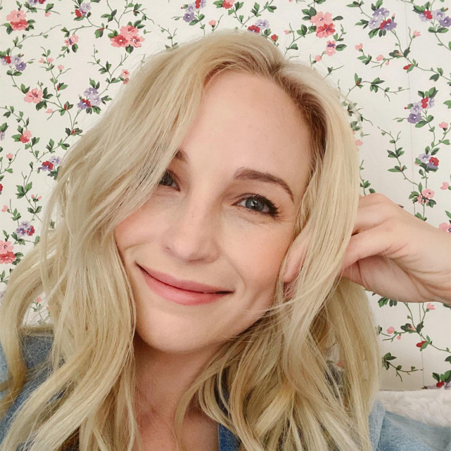 《吸血鬼日记》女主坎迪丝·阿科拉离婚  两人删光所有恩爱合照