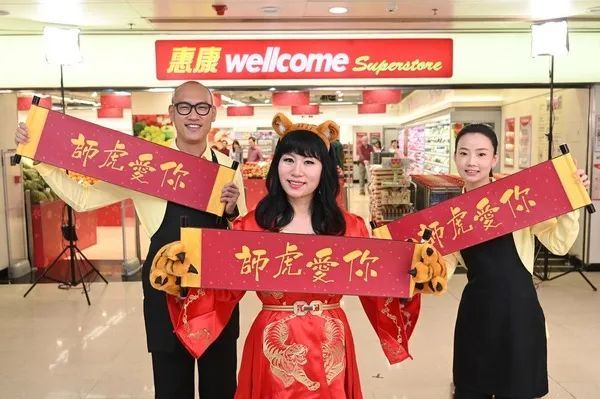 说起香港的玄学师傅,除了大家熟悉的麦玲玲,苏民峰等人,近年开始频频