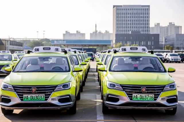 上海城市交通有序恢复又有2000辆出租车上路运营