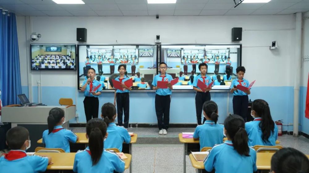 哈密市第十一中学党总支副书记 吴晓燕:今天我校成功举办了小小豫哈