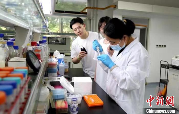 中科院天津工业生物技术研究所直播“首秀”空气变粮食