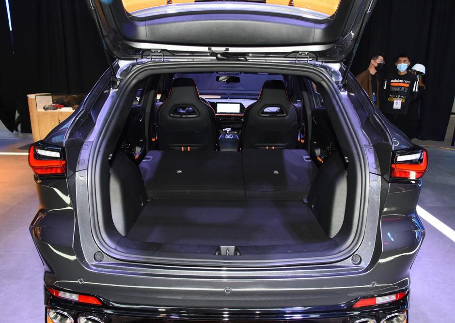 谁说欧尚X5不运动，10万块SUV也能像豪车一样帅明侦5破冰演唱会