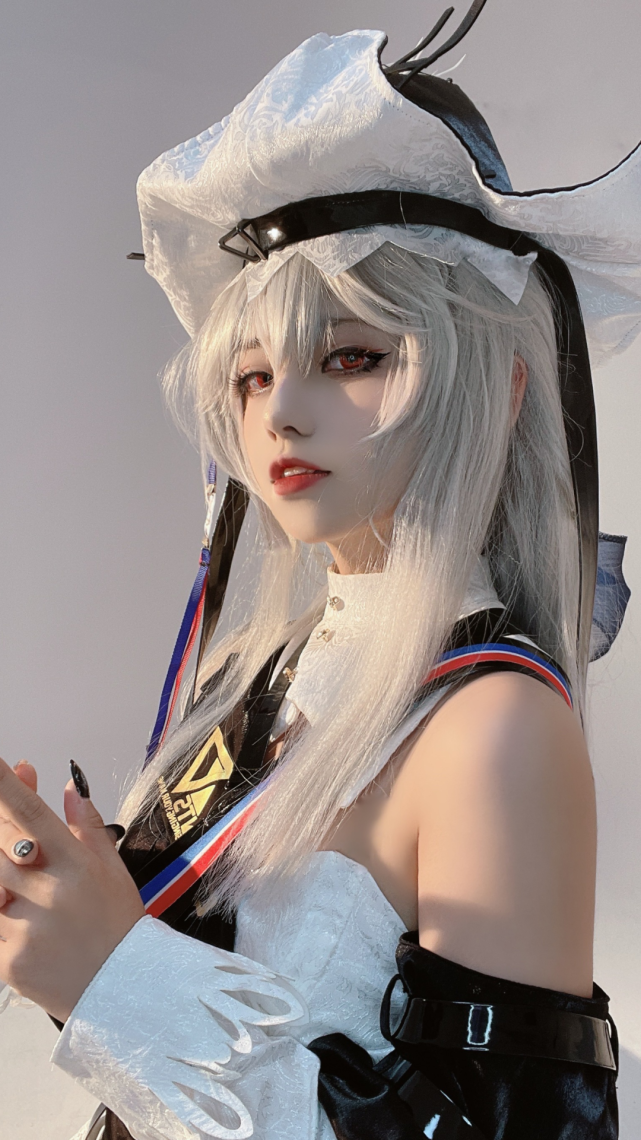 cos:幽灵鲨恢复神智后选择的时装@川崽