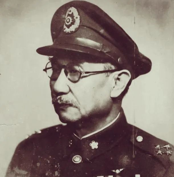 阎锡山只因感冒而送医为何猝死在半路上一个错误的决定太致命