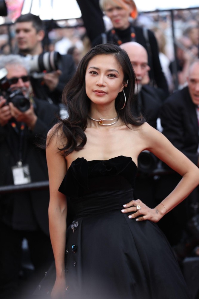 王欣雨身着liu lisi paris高定亮相75届戛纳红毯_腾讯新闻