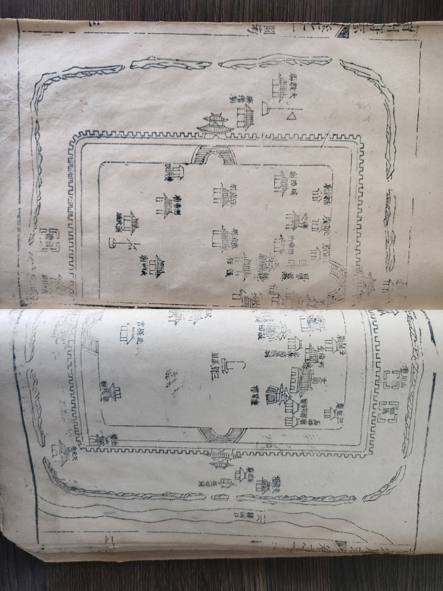 手绘黄河图总纂刘藻从《曹州府志》体例的厘定,材料的选择,文字的起草