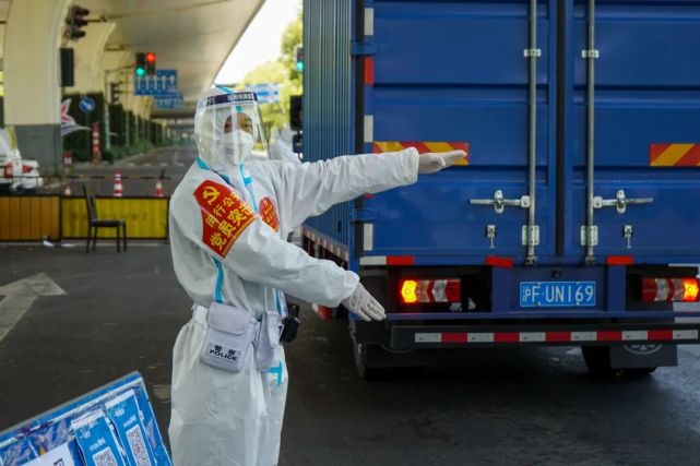 【践行总要求·致敬公安英雄】全国优秀人民警察夏新平:把办公室"搬到