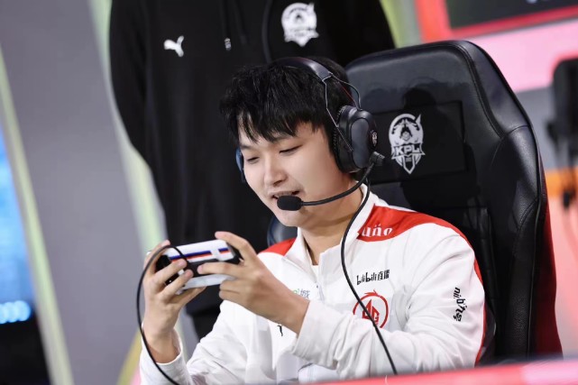 kpl:转会成功率100%的cat遭流拍,ag把"猫千万"彻底砸手里了