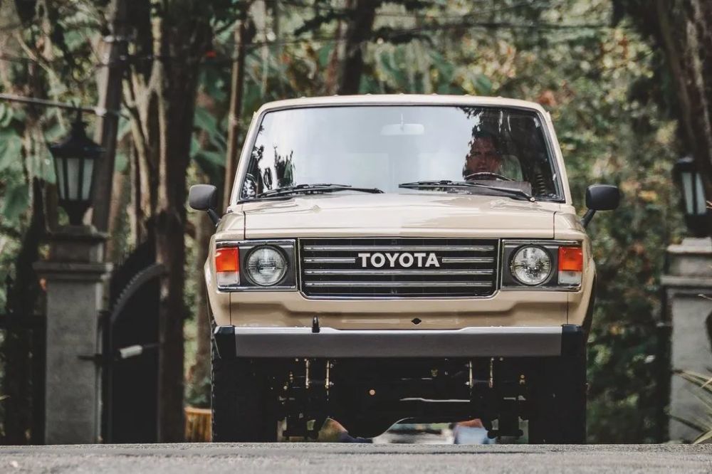 陆地巡洋舰,比现在的兰德酷路泽更贴切,更能体现land cruiser制霸各种