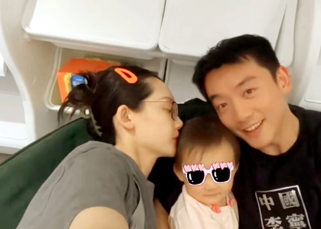 郑恺回应与老婆苗苗家人住一起直言利大于弊要有感恩的心