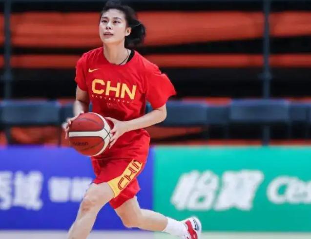 早上8點中國女籃隊長邵婷退出新隊長人選曝光姚明高度支持