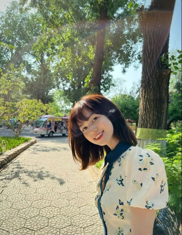 优秀毕业于浙大的台州中学95后女孩在美国常青藤名校发表演讲