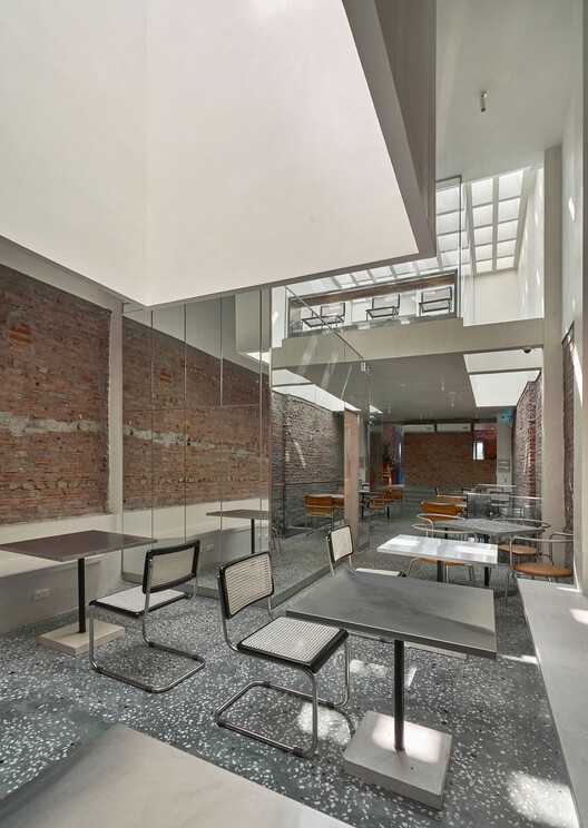 咖啡厅设计丨后现代元素咖啡厅