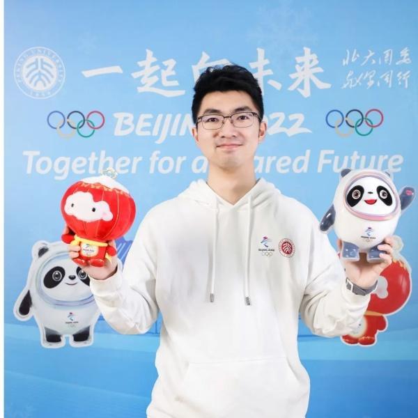 毕业于重庆育才中学的姜宇昕,雷珞琳,李剑雄等六名学子相继获得北京