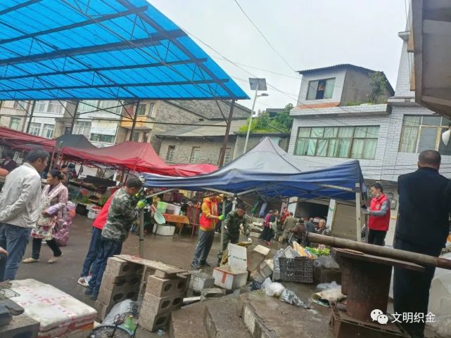 织金县化起镇:大家齐动手·环境更靓丽
