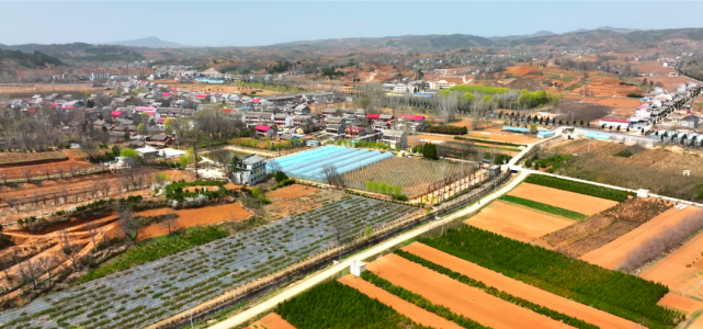 這幅流動的鄉村振興田園美景,就在洛南縣景村鎮的御史村中.